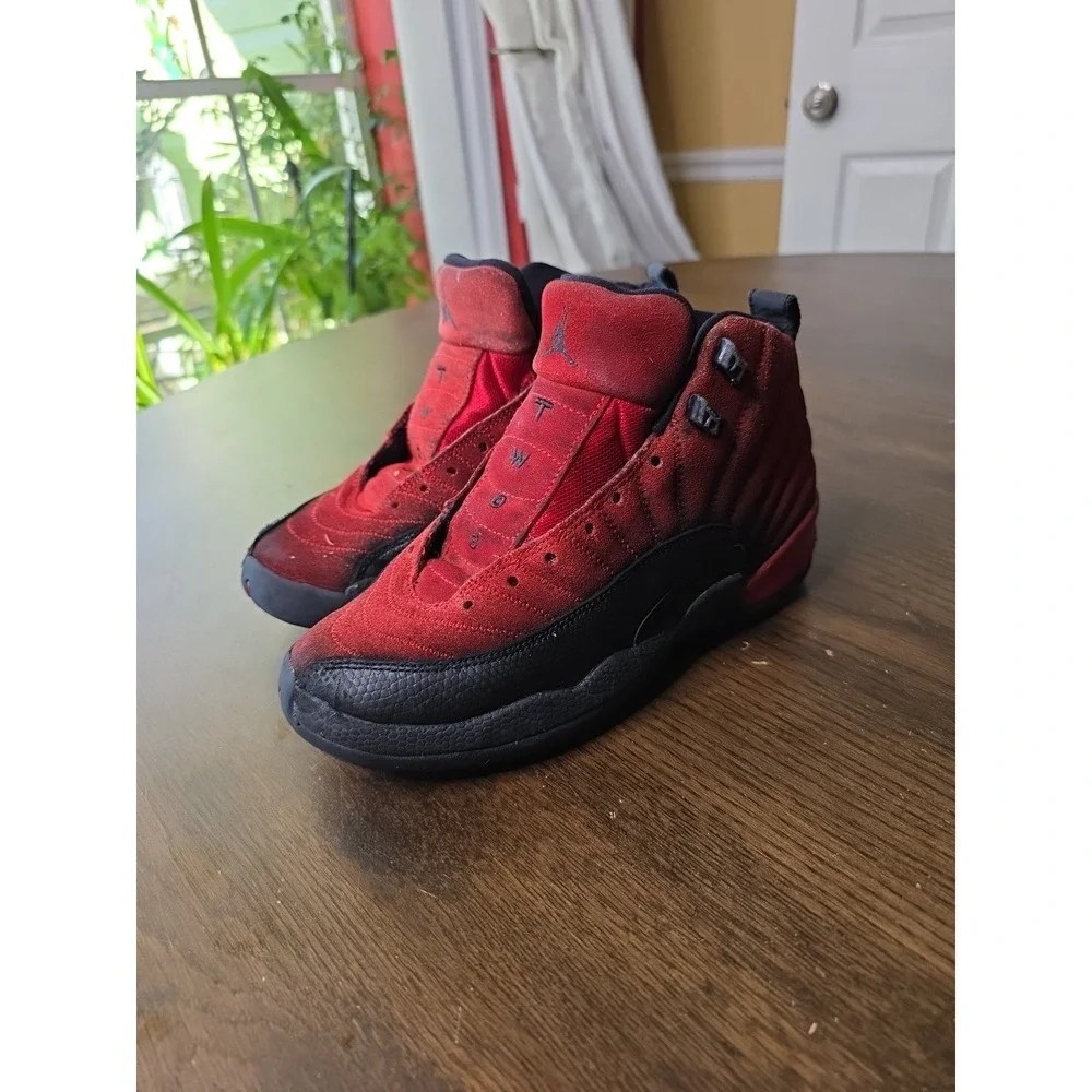 Nike Air Jordan 12 Retro Reverse Flu Game Shoes Youth 4.5 Red 153265-602 F1
